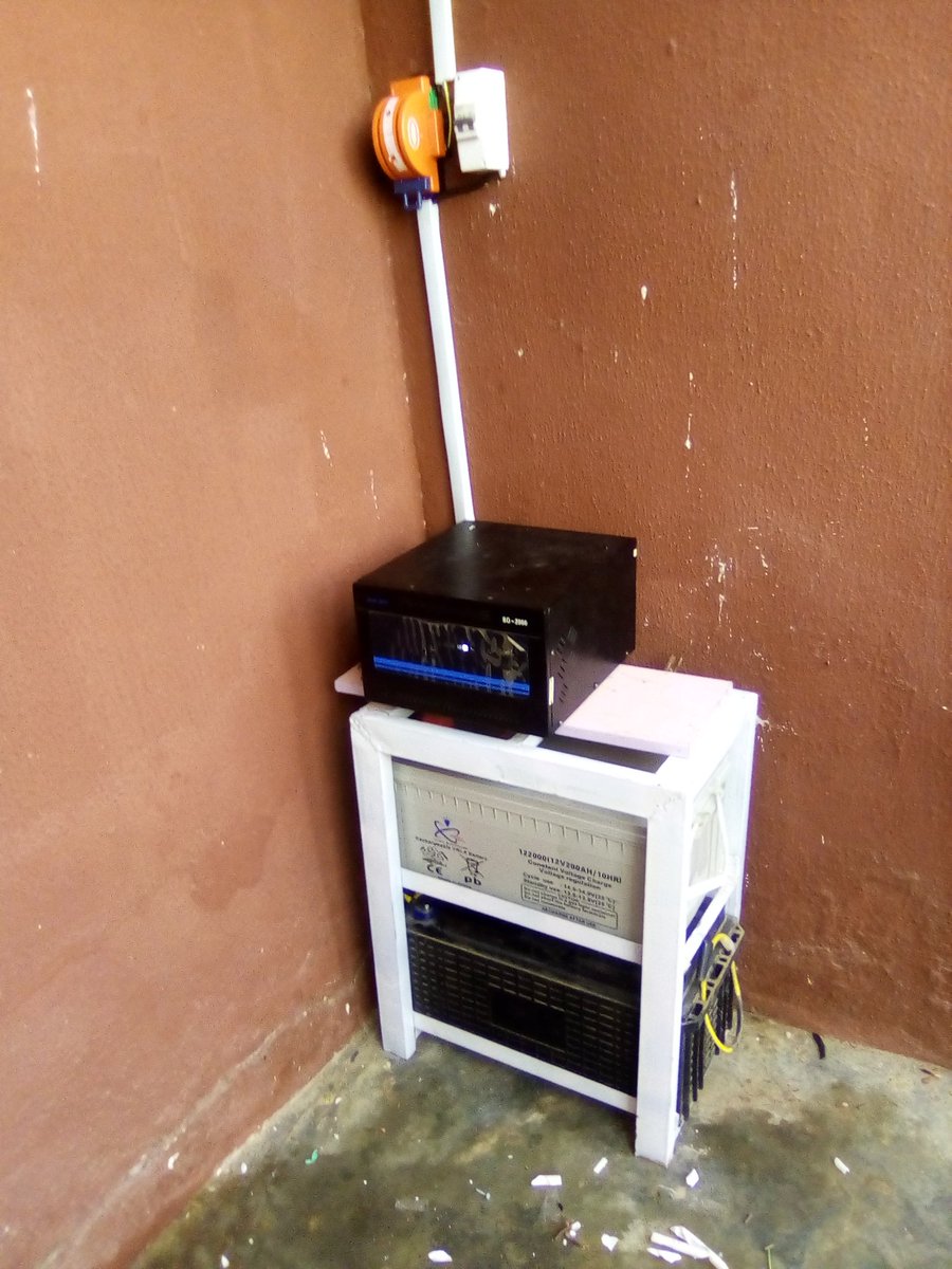 Johnayro3's tweet photo. 2kva 24v pure sinewave inverter

With 200ah batteries https://t.co/rMM2vywUvu