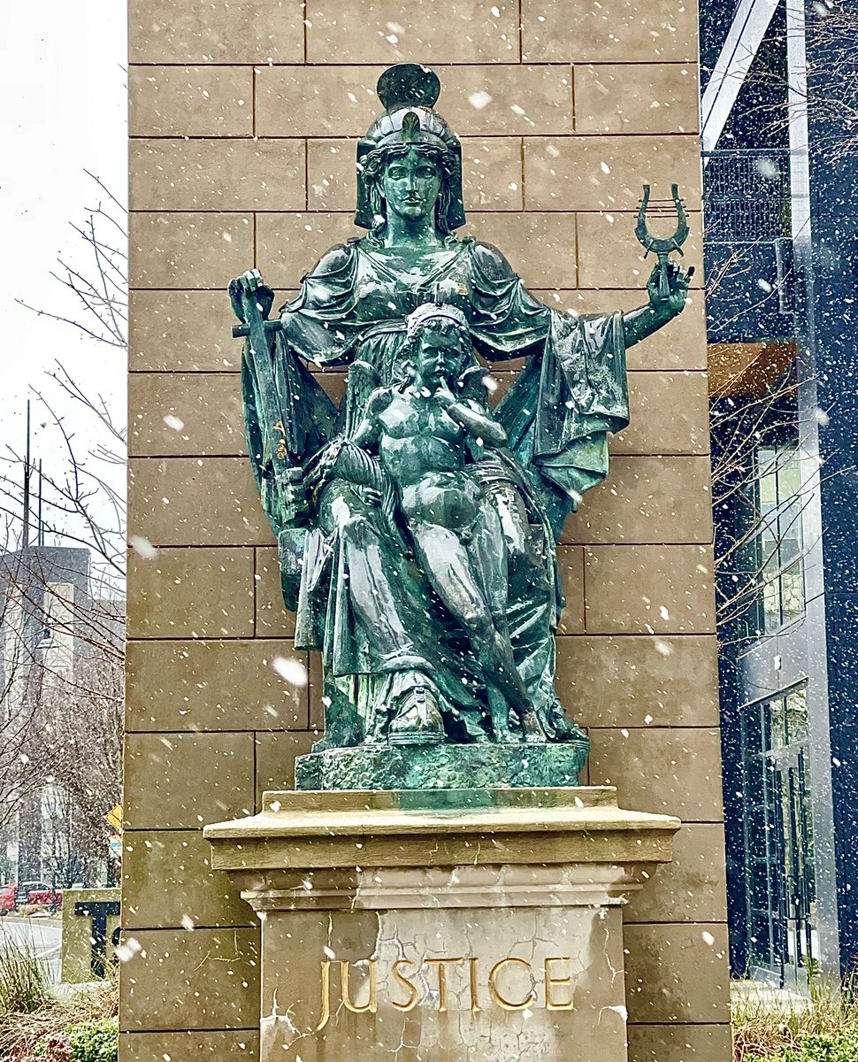TheRealMacken's tweet photo. Snow day with the neighbors in @AtlanticStation … isn’t it beautiful?! #Atlanta #Realtor #Atl #Atlanticstation #AtlantaLifestyle #walkable #HeartOfAtlanta #snow #snowday #friends https://t.co/1TEkLbRwbt
