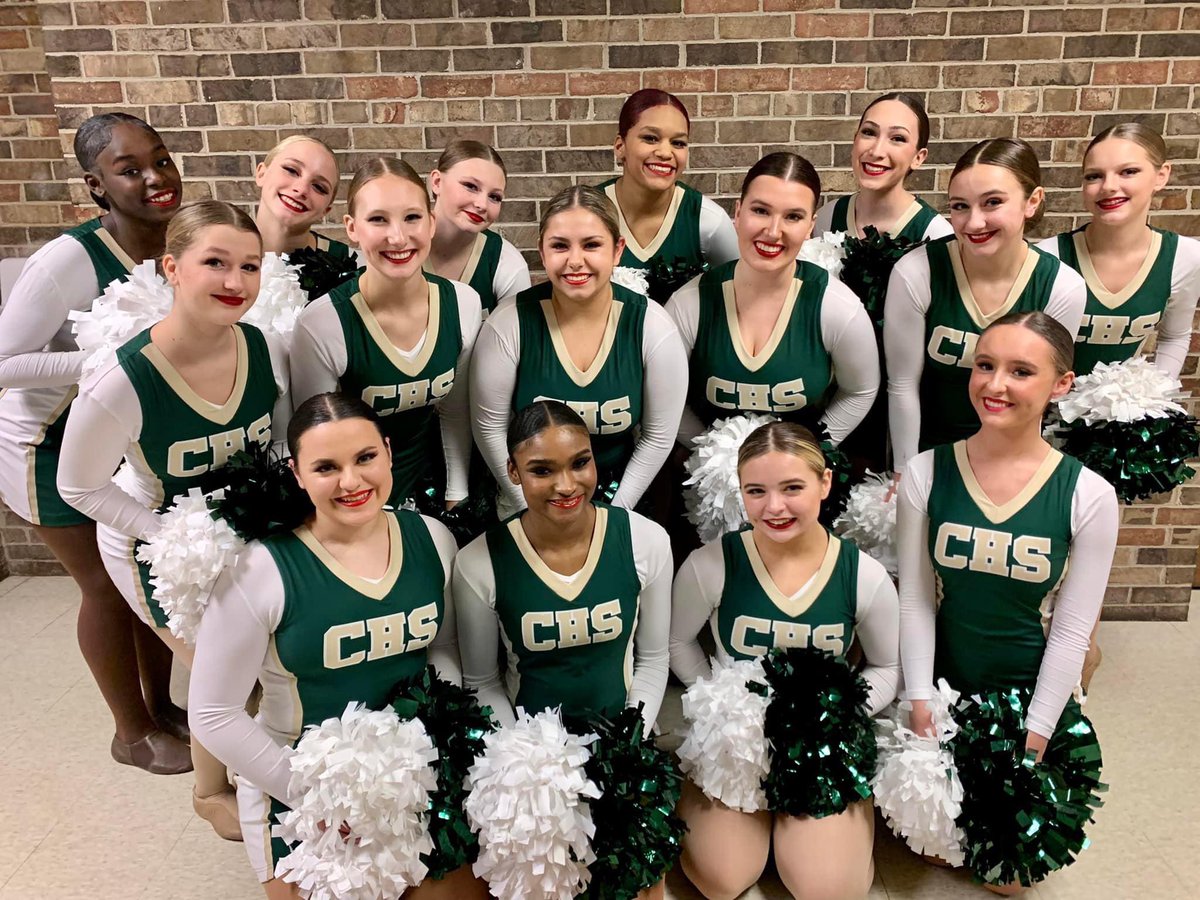 We had a great time at the Menomonee Falls Dance Invite yesterday.  A full day of dancing and a night filled with team bonding ❤️🦅