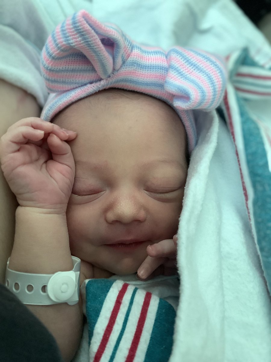 angel__face__'s tweet photo. Last bump pic, day she was born and now!❤️ https://t.co/cDCVFrdM7T