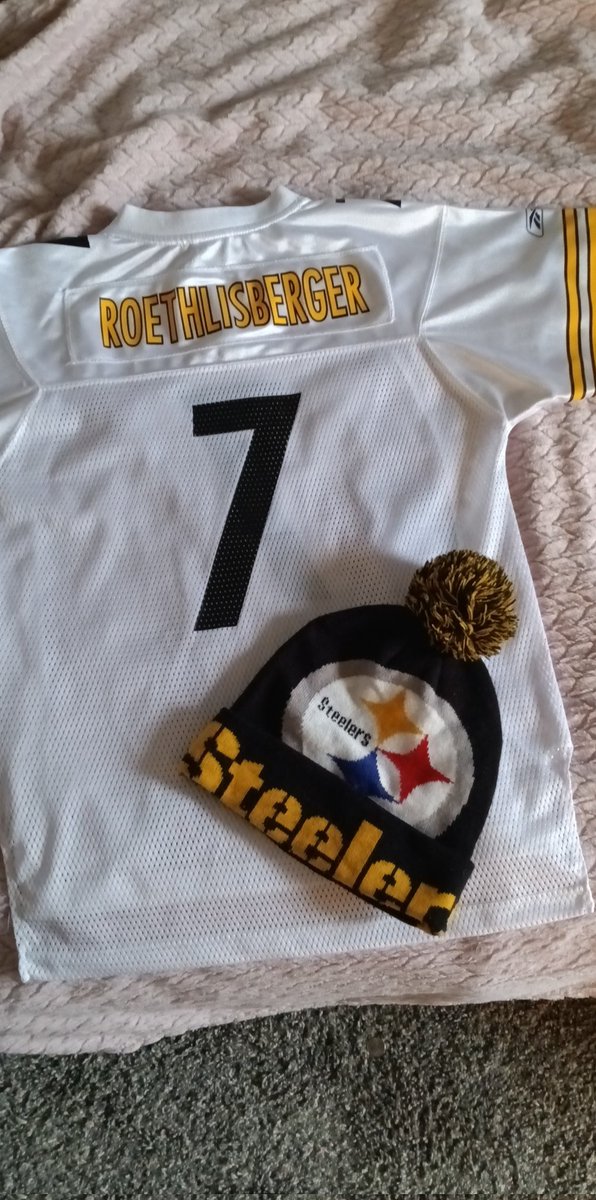Get_Money_Meech's tweet photo. Tonight's attire. #WinFor7 #HereWeGo https://t.co/NYWmkiTSnI