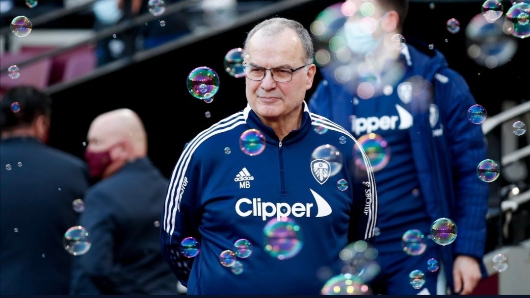 We promise to all our supporters that our manager will have the same smile at the end of the first day of the championship! 🦁

#lions #lionsneversleep #football #lionsneversleep