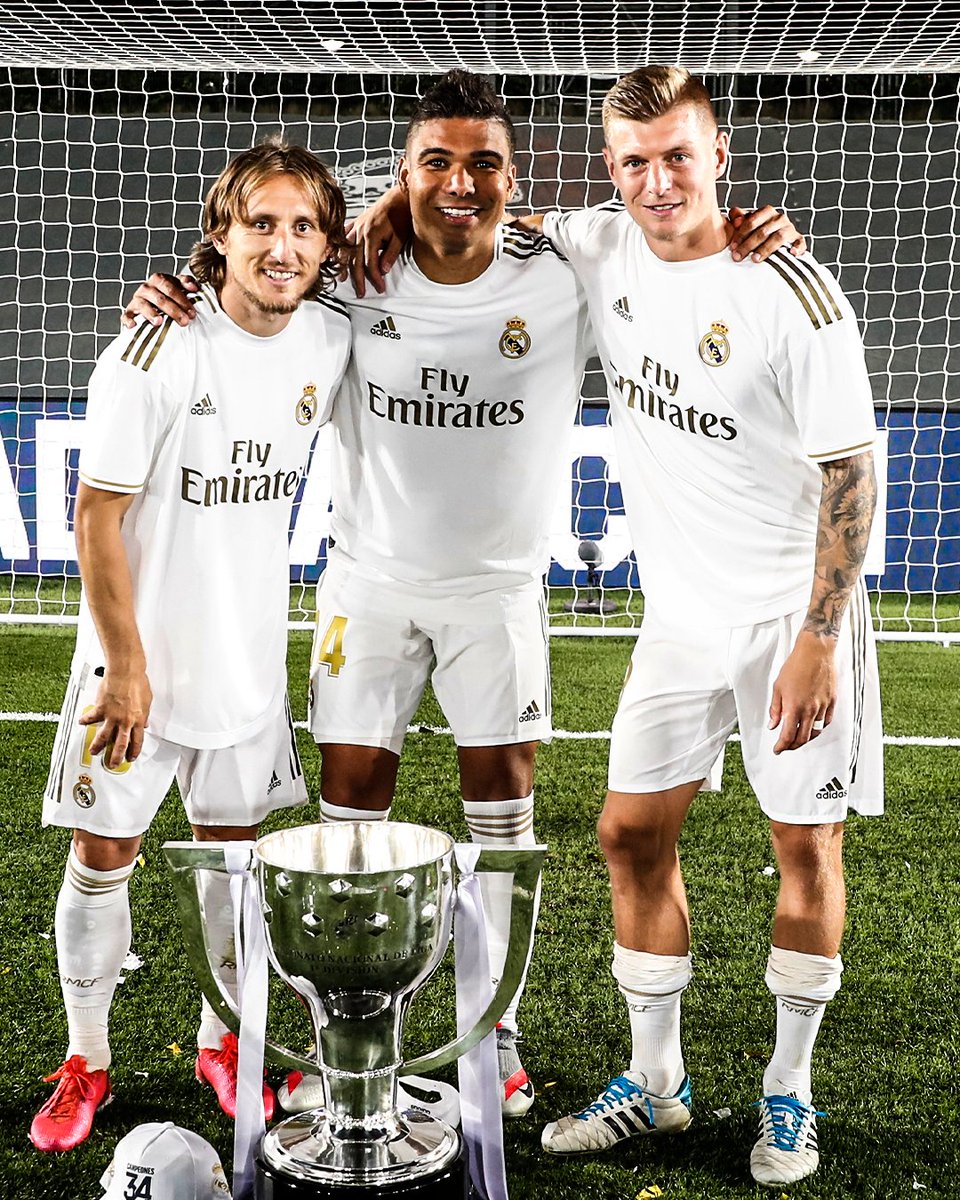 ESPNFC's tweet photo. Years of running the middle of the park together. 

Modric, Casemiro and Kroos are timeless 👏 https://t.co/4dk5OsPowm