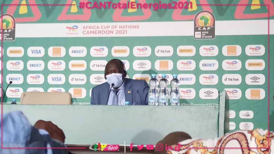 CRTV_web's tweet photo. #CANTotalEnergies2021
"Nous avons été victimes de nous mêmes. Sans le savoir, nous avons sous estimés nos adversaires et ce match est une belle leçon d'humilité que l'on oubliera plus jamais." Mohamed Magassouba, Coach #TeamMali #GMBMLI https://t.co/WKPVRjhK8i