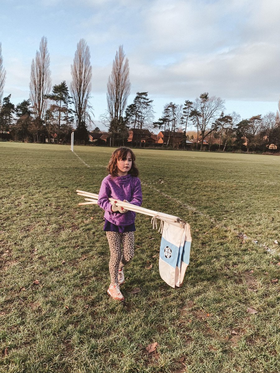 #UnsungHeroes #CoachesChildren

#Shoutout to all the coaches children/ siblings who just want to go home but have to do their jobs first 👏🏼👏🏼

#Grassrootsfootball #JuniorFootball
#AdultFootball #SundayLeague