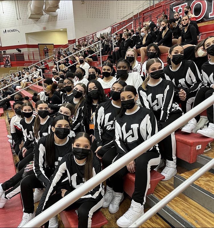 JeffBDT's tweet photo. 📣 Congratulations to all teams at the Center Grove Invitational!! #ihsdta 

We are proud to travel home with a 1st place finish in Varsity HH and JV Jazz 🤩 as well as a 2nd place finish in Varsity Kick and JV HH ‼️ #comp #bronchonation https://t.co/y0b0Ek5JCU