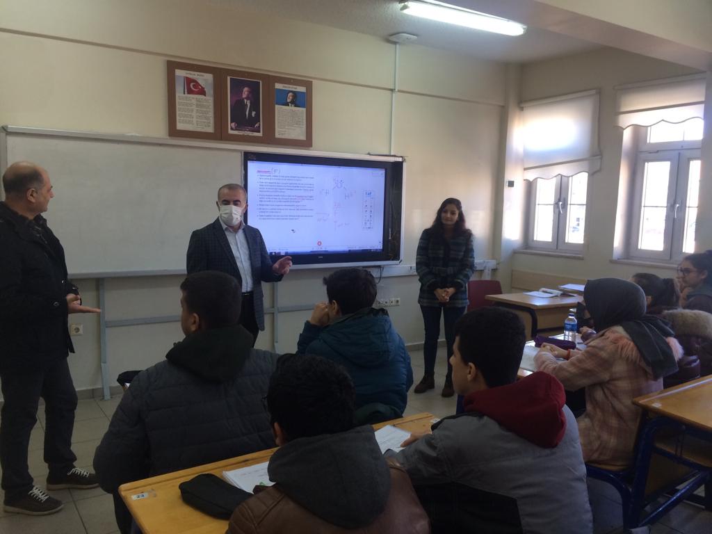 Murat69_Demir's tweet photo. Midyat Anadolu Lisesi pırıl pırıl bir gençlik, emin ellerde geleceğe hazırlanıyorlar.. Her daim yöneticilerimiz, öğretmenlerimiz ve tüm çalışanlarımızla sizlerle birlikteyiz.. https://t.co/NUV28P8tZv