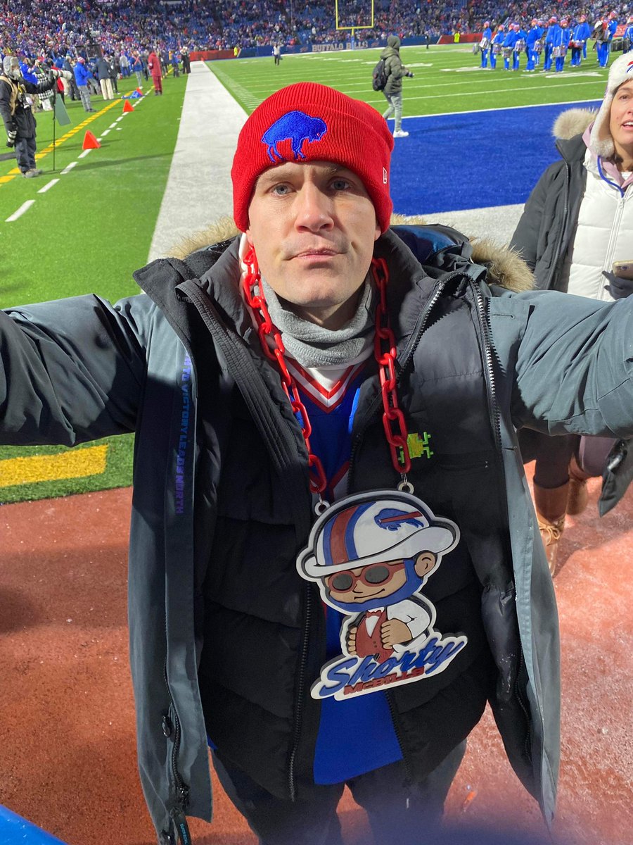 yellowplague123's tweet photo. @gmfb Mount up Mafia! @KyleBrandt  &amp; Shorty in the house! GO BILLS! https://t.co/gP4A6Cs39Y
