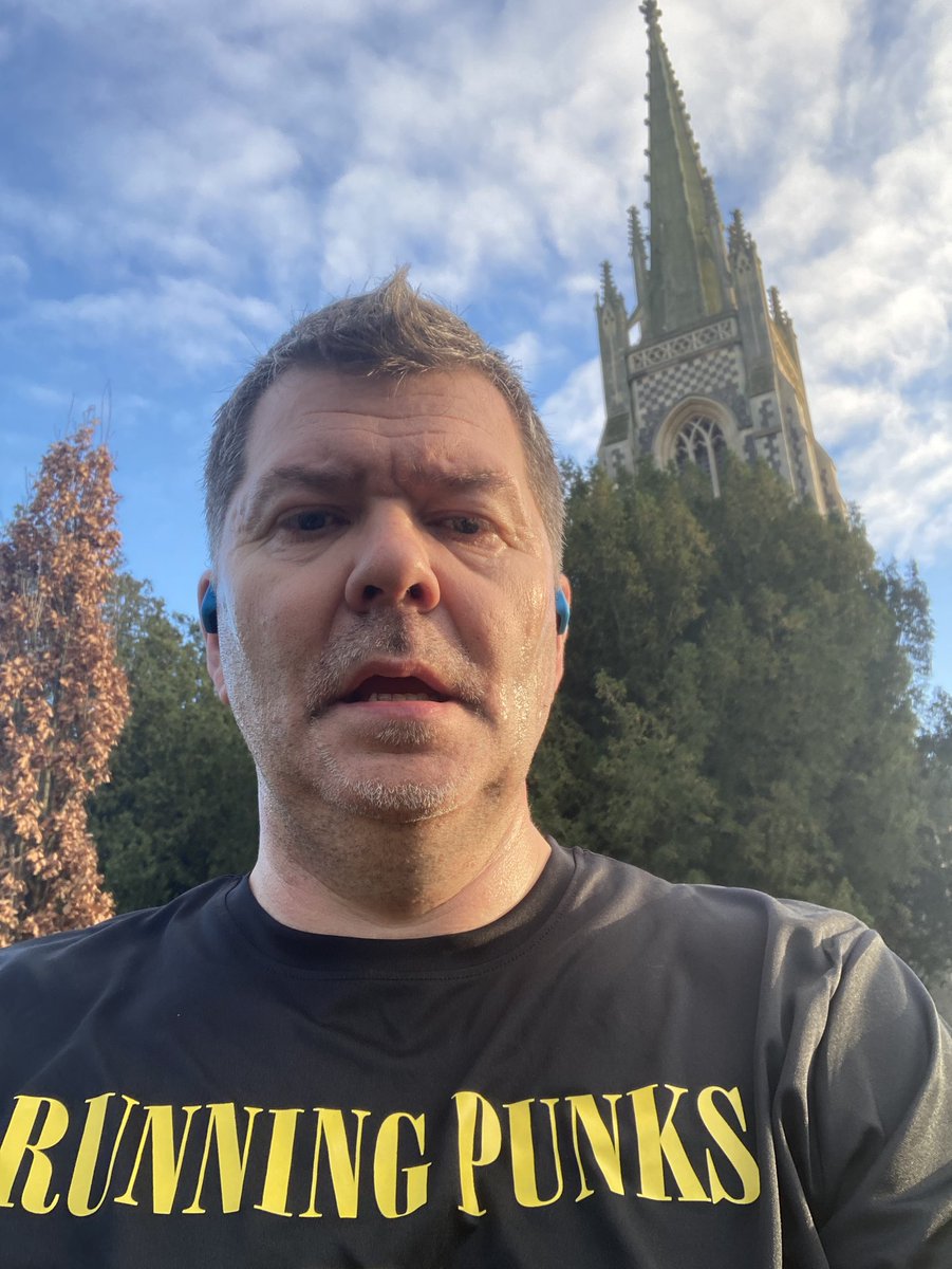 marlowborn's tweet photo. Todays #VRC in memory of #AshlingMurphy all women should feel safe to run the streets, fields & paths where we live without fear @runningpunks Tunes from @DamoDempsey #almightylove #runningpunks #missingyoutoday #runningpunks https://t.co/4GEobnR5mk