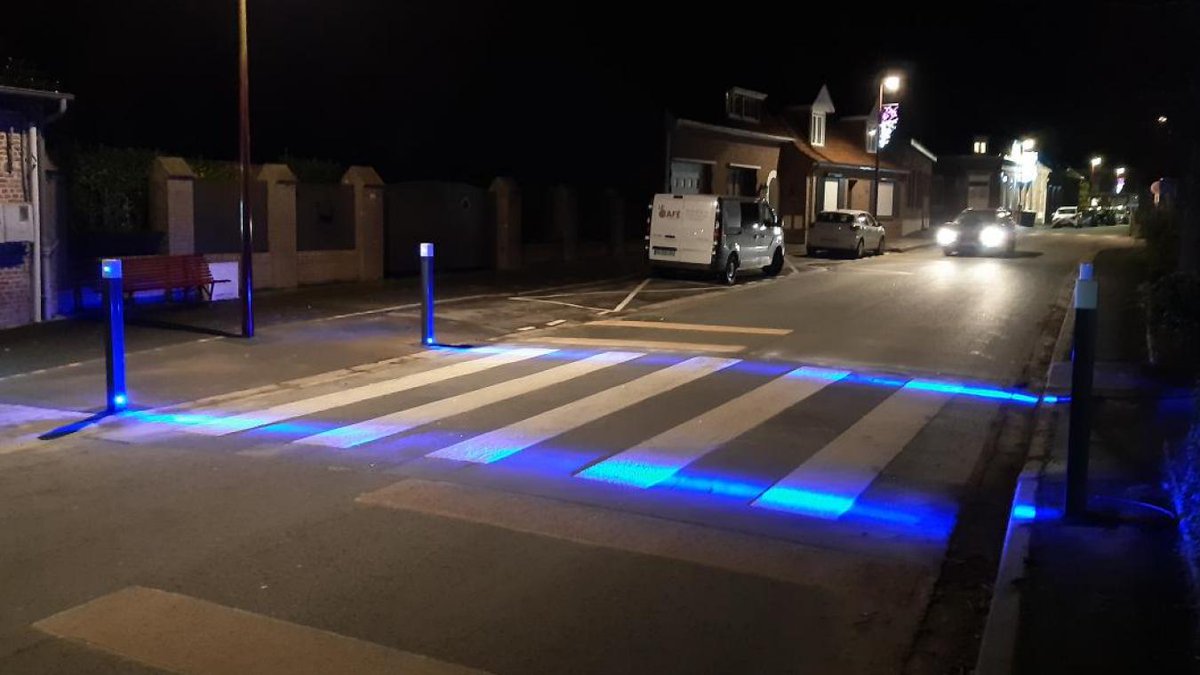 indicflandres's tweet photo. Hondeghem : un dispositif inédit pour sécuriser le passage piéton https://t.co/7Or7iZZwv7 https://t.co/85oktQvO2F