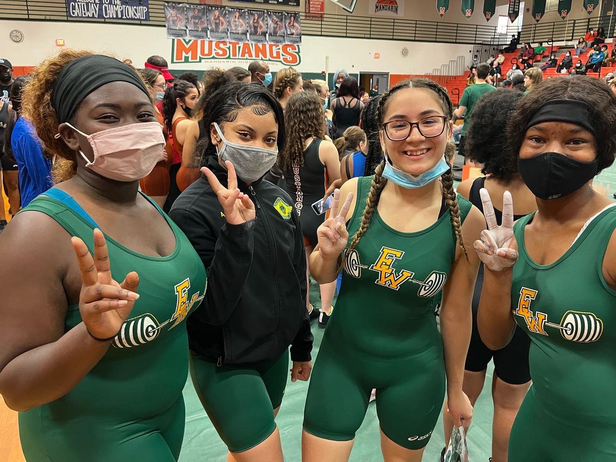 EWGWEIGHTLIFT's tweet image. We are moving in the right direction last year, we took 3rd place at conference meet;this year 2nd place with three 1st place and one 2nd place! #commanders #edwhite #edwhitehighschool #liftheavy