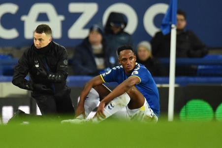 DeportesEE's tweet photo. Yerry Mina se quedó sin técnico: Rafa Benítez dejó al Everton.
https://t.co/LryTqFMAC9 https://t.co/aZg7QTLfFO