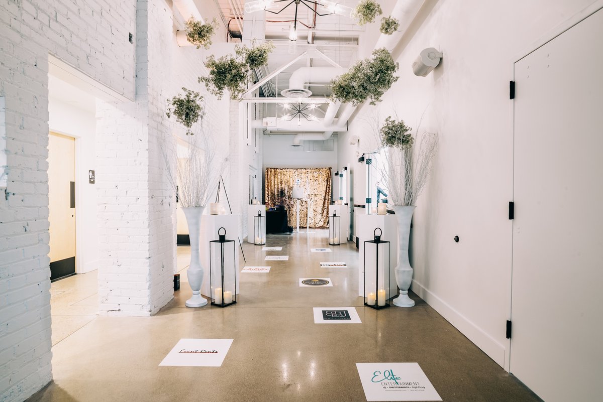 We are throwing it back with images from our stunning grand opening party! This was the hallway leading from the check in area to the event and we loved every little detail!
Vendors included:
Planning ~ @brindleandoak
Photography ~ <a href="/fromthehipphoto/">From the Hip Photo</a>
Florals ~ @honeycombflowers