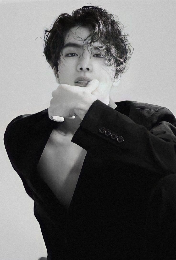 Emerald12347's tweet photo. #BTSJIN
#TOP100MostHandsomeFace 
#SEOKJIN 
Yo voto por Jin https://t.co/gVmnggZ7sD