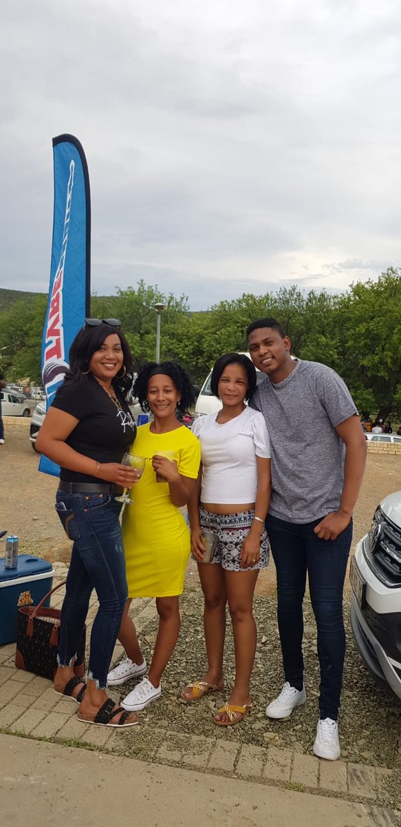 WarrenWelman's tweet photo. Chilled day with the fam ♥️♥️ https://t.co/HpouED876T