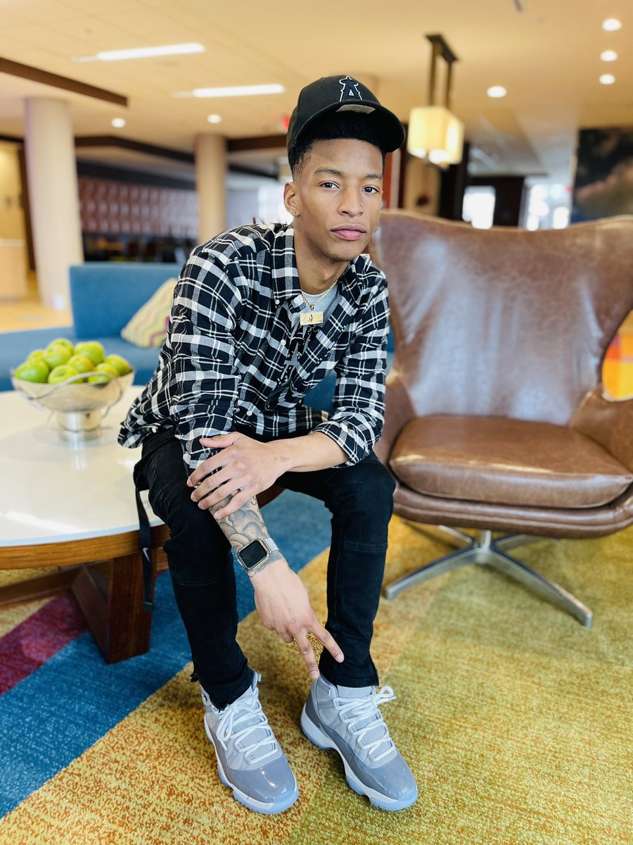 NoahJacksonRR's tweet photo. yk I keep that murda bag.⚡️#ReTawdedBoyzEmpire #RR https://t.co/0uh3PzMzUr