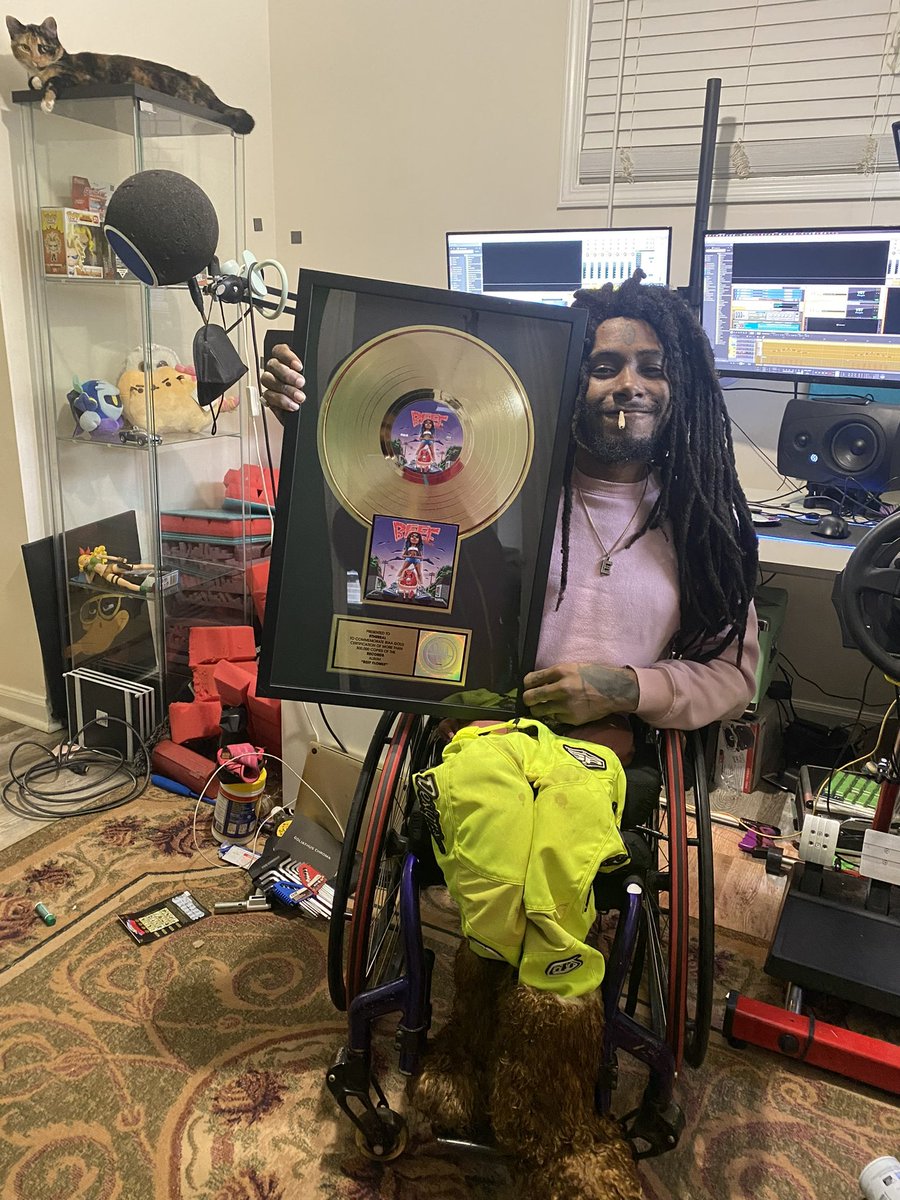 Celery Man tweet media