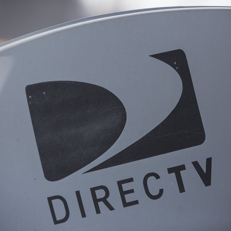 One American News Network (OAN)  dropped by DirecTV, a major financial blow for far-right network - USA TODAY https://t.co/6vCE4iKGQv They only pedal lies so good. Now let’s have @comcast @Xfinity @optimum @AlticeUSA @TWCable do the same & add Newsmax & Fox News to the list https://t.co/HjgQXoKsb2