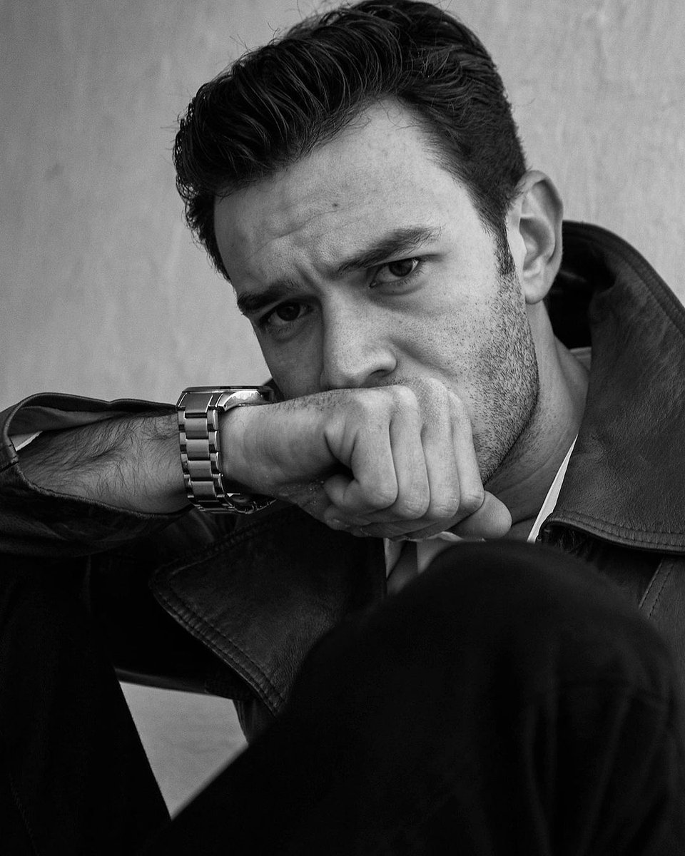 TurkishTvLovers's tweet photo. If Aytaç has a new series, who do you think should be his partner?
I am waiting for your answers.💐
...
..
#AytaçŞaşmaz #Şaşmazkardeşler #ŞaşmazBrothers #CemreBaysel #aytacsasmaz #Adbor #AdaBora #BahtOyunu #GameofFortune #GameofBaht https://t.co/e855pXOlT4