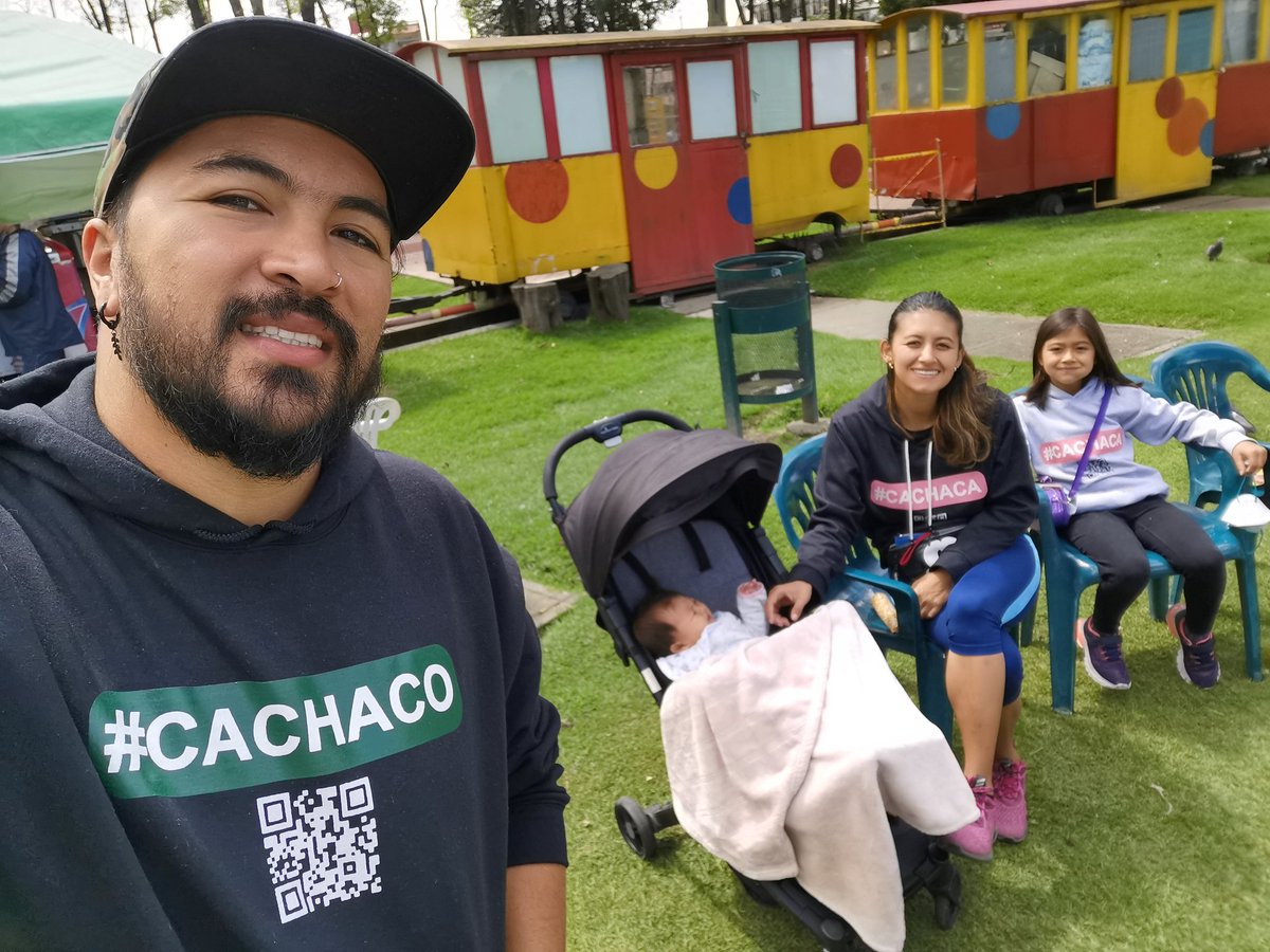 CristianPi14's tweet photo. #FamiliaCachaca que va al #Parque unida se mantiene unida.
Yo voto x @CoaliEsperanza @ferrojasparra cámara 1️⃣1️⃣1️⃣ y @Juan_Florez senado 1️⃣1️⃣ https://t.co/pn88M5xJ5W