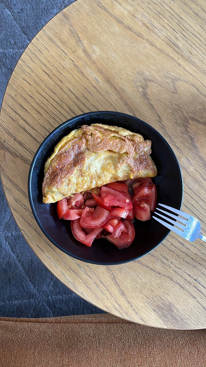 urbatecto's tweet photo. Casa que hago un omelette me acuerdo de @valeriosha #omelettechallenge https://t.co/2ul3dEz6eP
