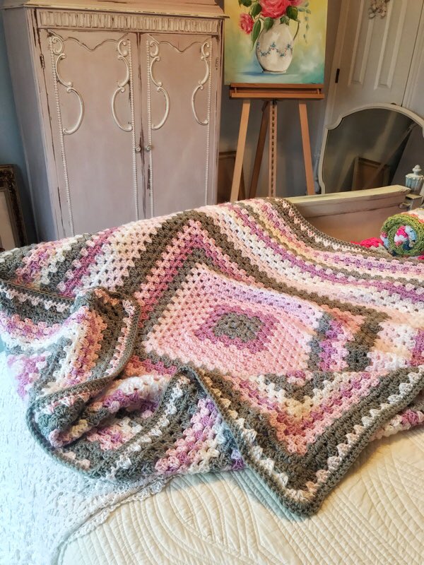 theemptynest's tweet photo. Just finished this granny square crocheted lap blanket and it turned out exactly as I had hoped💗 #crochet #yarnspirations @JoAnn_Stores #joannfabric #bigtwistyarn #crochetersoftwitter #imakestuff https://t.co/gjcqk3NdwL