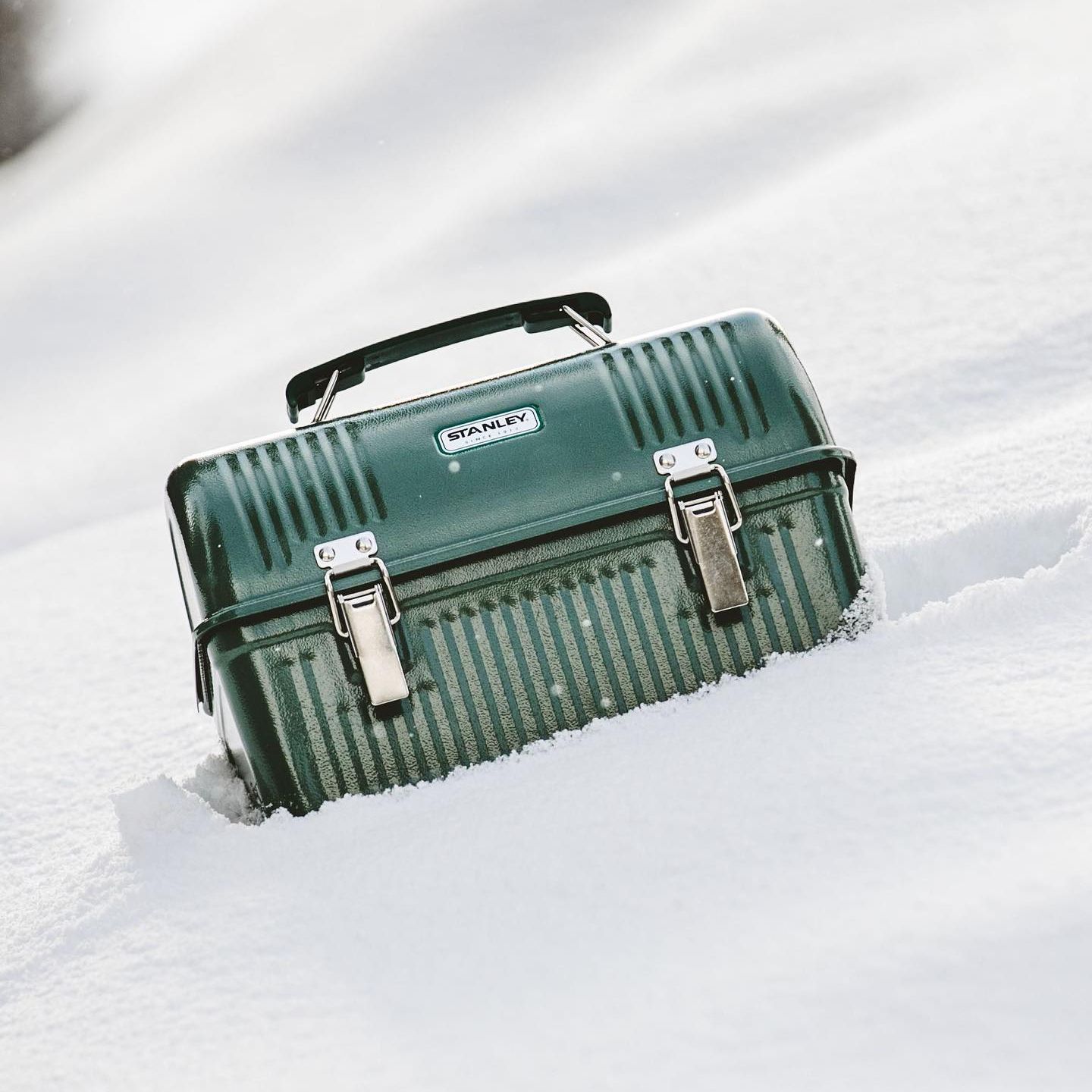 Stanley 1913 on X: Snow joke - the Classic Lunch Box is a true carryall.  ✔️ Work gear ✔️ Winter gear ✔️ Gear for your snow ball fights   / X