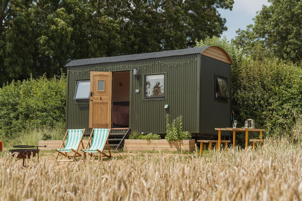 Glampingly x Hipcamp tweet media