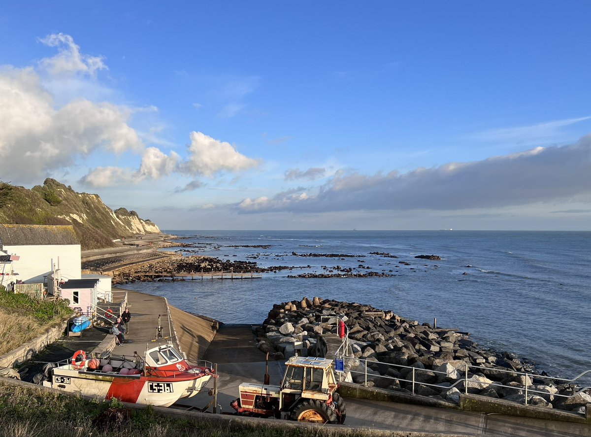 Appuldurcombe's tweet photo. Beautiful walk along Ventnor seafront today it was so lovely to feel the heat of the sun ☀️ #sunshine #sunniestplaceinbritain #IsleofWight #ventnor https://t.co/bFlXi458Ac
