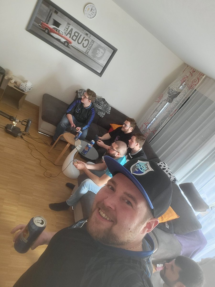 Was für ein Wochenende 😀 
- 50 Follower ereicht
- 12 Stunden 47min Stream

Danke an alle die reingeschaut haben, die Raids und die Follows ❤
Nice wart ihr dabei  <a href="/EsportsLct/">LetsCarryThis Esports</a>  <a href="/Toth33nd/">Vale</a> <a href="/Dawaka1985/">Dawaka</a> <a href="/KouMichel_/">KouMichel</a> <a href="/LCT_Fenrir/">Fenrir</a> <a href="/mxf_fabio/">mxf_fabio</a> <a href="/Rusher2101/">Thierry Schwab</a> und die Köche <a href="/kampfsaeuli/">Kampfsäuli</a> #bone