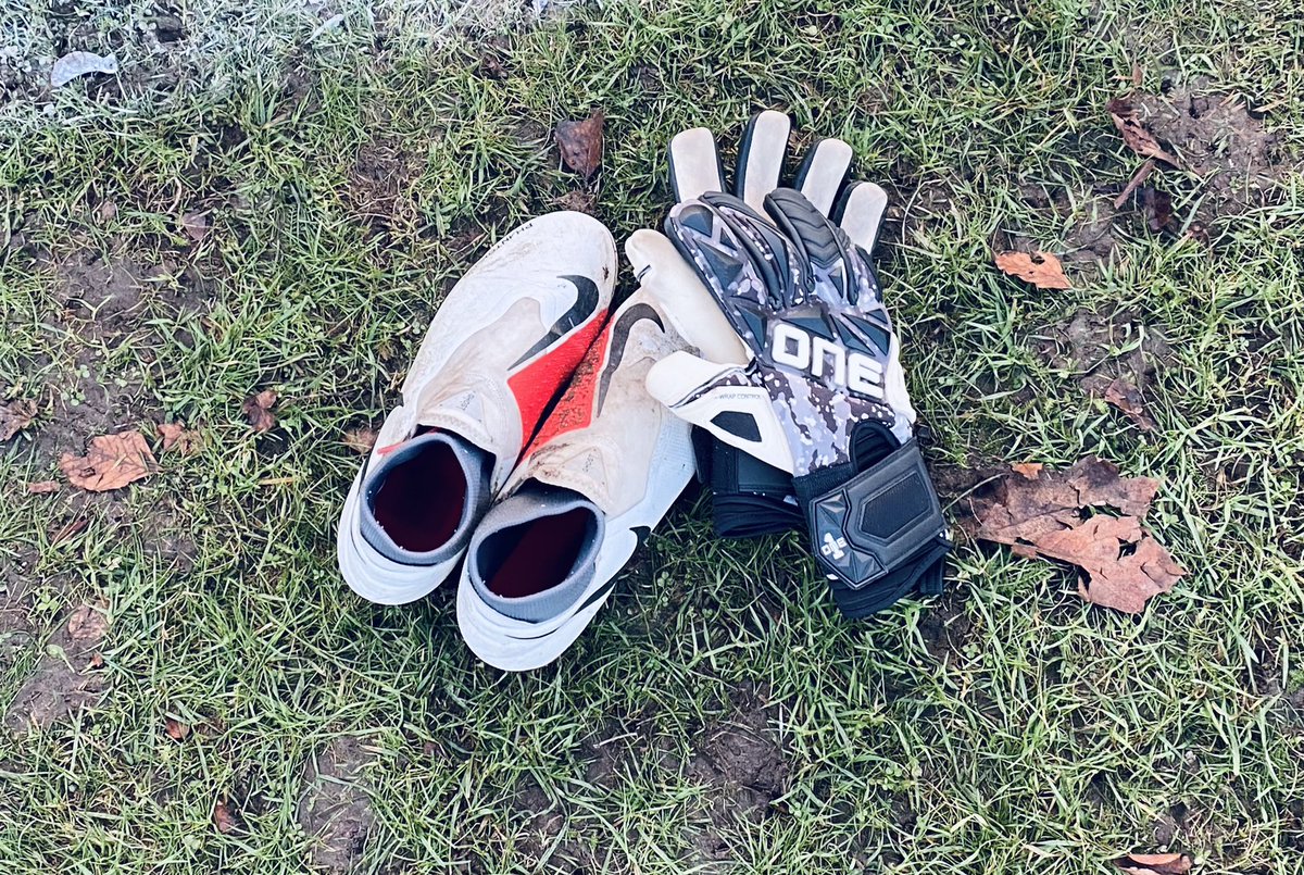 HannahLock01's tweet photo. Nice 5-1 win after 2 months out ⚽️🧤@NTWomenFC @TheOneGloveCo https://t.co/EJ0KQvPN7Z