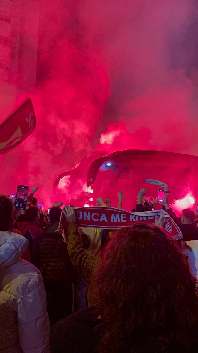 carmeencollado's tweet photo. A mi nadie me quita el orgullo por mi equipo. Siempre SFC 🔴⚪️ https://t.co/UeBavPQObM