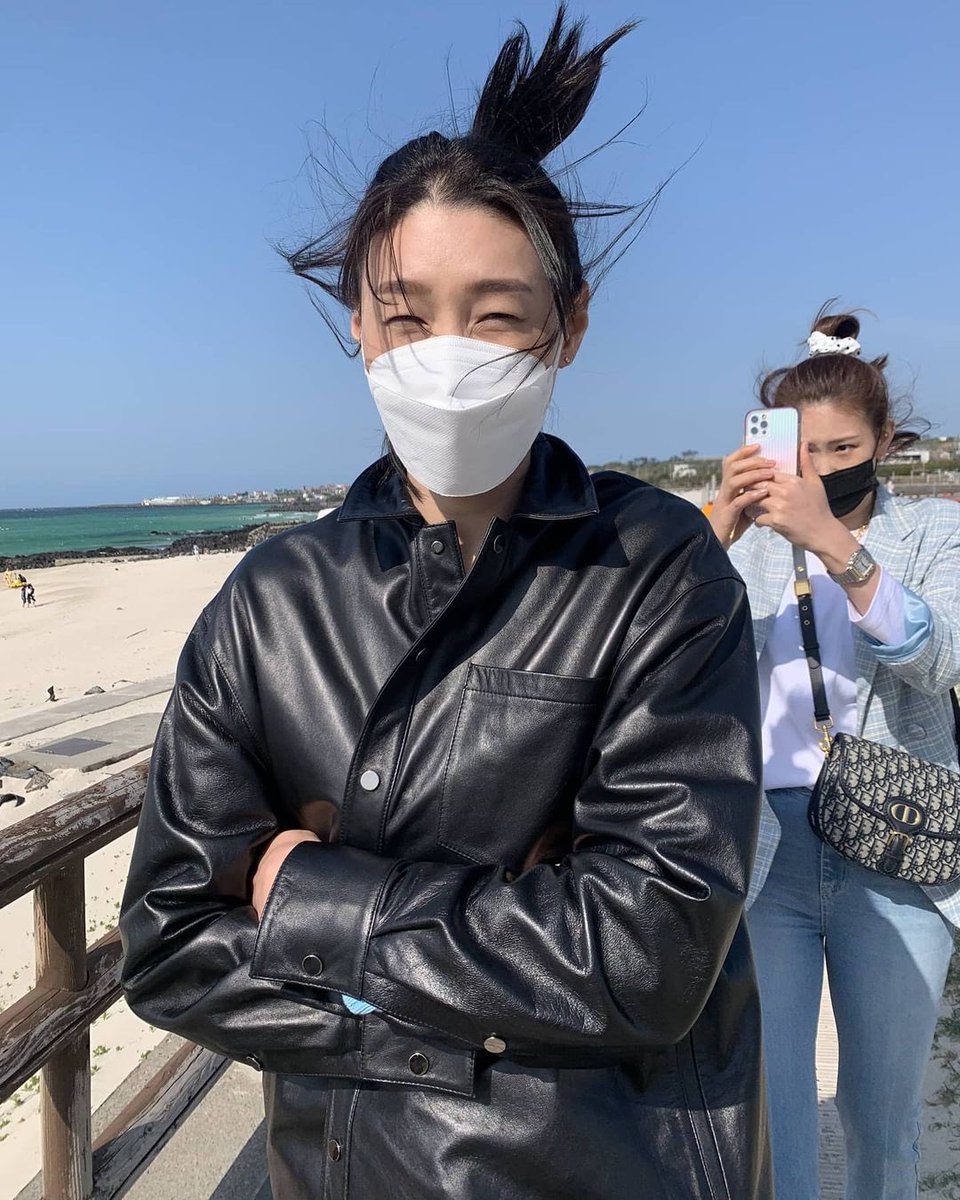 ohmykyk's tweet photo. 행복해서 웃는 게 아니라 웃어서 행복하단 말이 있잖아..
근데... 그게 진짜 맞는 말 일수도...
뭔 말인지 알지? #rgrg https://t.co/IOvO3elNFL