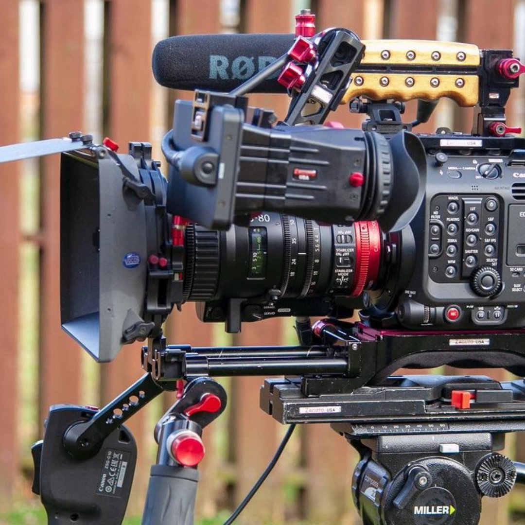 Zacuto's tweet photo. Really pleased with this setup with the @zacuto rigging and I am loving the C300 MKIII so far! π₯π₯π₯
#bts #tv #cameragear #productioncompany #videoproduction #filmmaker #visualgang #filmmaking #setlife #tvlife #onset #dp #cameraguy #zacuto https://t.co/srDVQSWVym