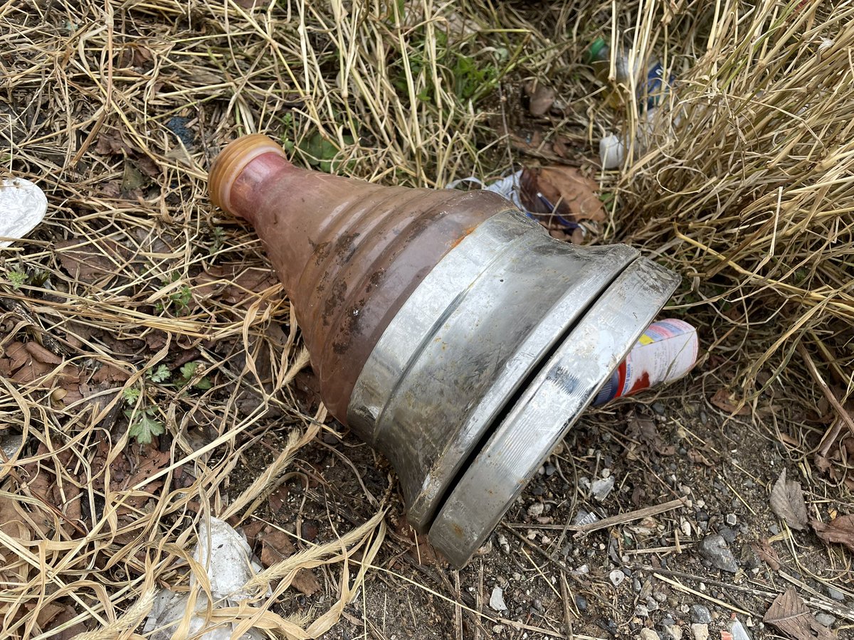 art_poss's tweet photo. #GM! Sharing my #trashfind of the day. Anyone know wtf this is? It’s like a foot tall, metal and glass, heavy af, found it on the site of demolished warehouses. I’ll take it apart when I can use a hose again, it’s got bugs in it. #whatisthis #industrial #trash #salvage https://t.co/h8x2PBAvNo