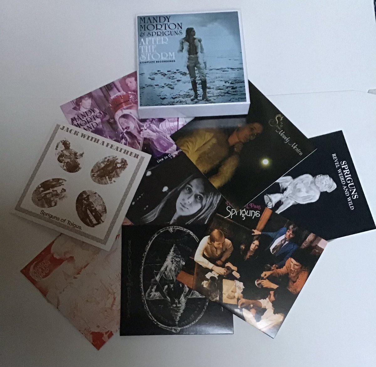 Icloudmandy's tweet photo. Just opened my box set! Very pleased, thank you @CherryRedGroup #Spriguns https://t.co/tj7X23Avg8