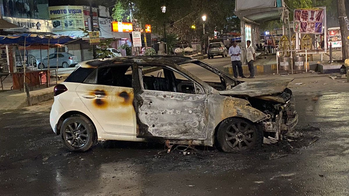 vipinald1's tweet photo. @av3526 @Hyundai_Global @HyundaiIndia @HMGnewsroom @CNBC_Awaaz @BBCBreaking @ndtv @the_hindu Very bad Hyundai https://t.co/HtL7r3jwmM