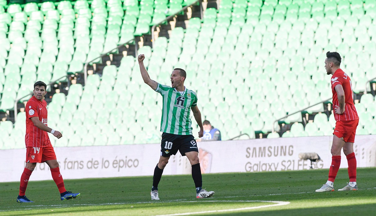 Álvaro Borrego (@alvaritomfs) on Twitter photo Este chico se aisló en un hotel, lejos de su familia, para no perderse el derbi. Se puso una cláusula de 1.000 millones de euros porque estaría mil años más en el Betis. Hoy marcó el gol más bonito de su carrera. En un derbi. El capitán Sergio Canales <a href="/eldesmarque_rbb/">ElDesmarque Betis</a> Este chico se aisló en un hotel, lejos de su familia, para no perderse el derbi. Se puso una cláusula de 1.000 millones de euros porque estaría mil años más en el Betis. Hoy marcó el gol más bonito de su carrera. En un derbi. El capitán Sergio Canales <a href="/eldesmarque_rbb/">ElDesmarque Betis</a>