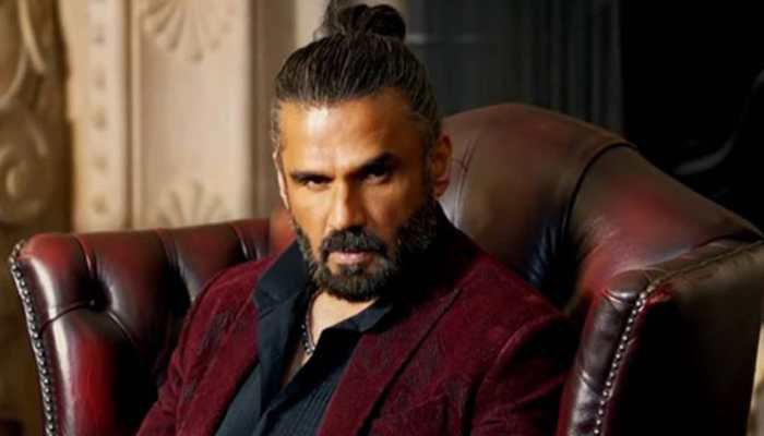 Kavijiutkarsh's tweet photo. आँखों की नज़र से नहीं,
हम दिल की नज़र से प्यार करते है….
आप दिखे या ना दिखे फिर भी,
हम आपका दीदार करते है॥❤️
writerः- Utkarsh Tiwari
Idol- @SunielVShetty https://t.co/sBLxFT7IsH
