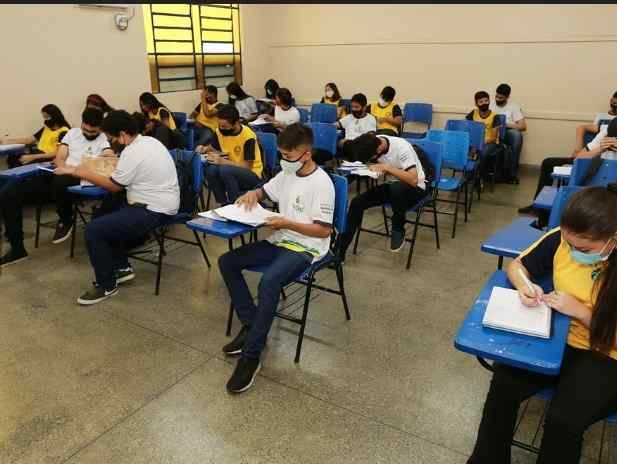 CulturaAmazoni's tweet photo. Matrículas para novos alunos da Educação de Jovens e Adultos (EJA) iniciam nesta segunda-feira (17/01)
👉 Idade mínima de 15 anos completos, para 1º e 2º segmentos, e 18 anos completos, para o 3º segmento
👉 Inscrições: no site https://t.co/qL2VGAWPTA, ou presencial, nas escolas. https://t.co/PwaFufhBct