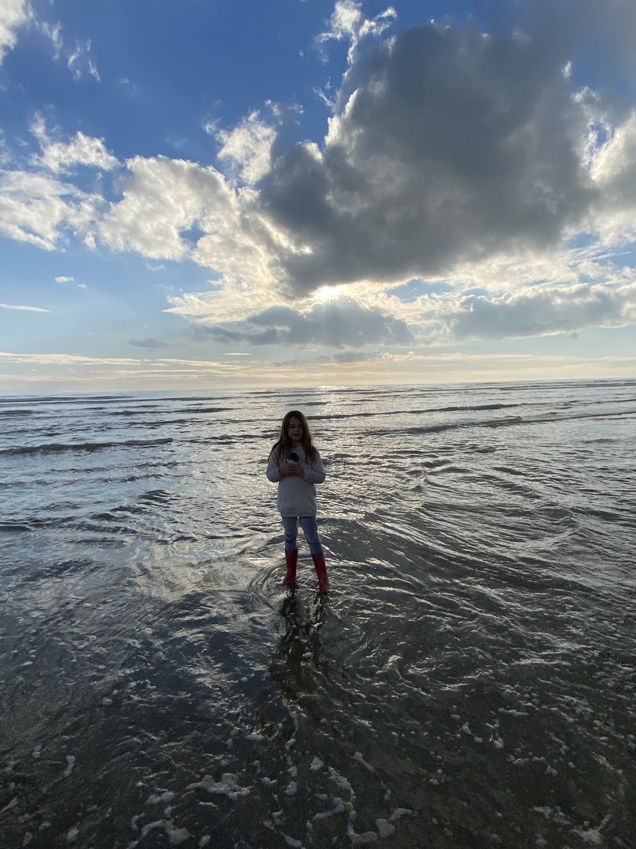RosieDa18602422's tweet photo. Arabella and Woody having a paddle! ⁦⁦@pals_penn⁩ #WoodyWoodpecker https://t.co/7SKl660493