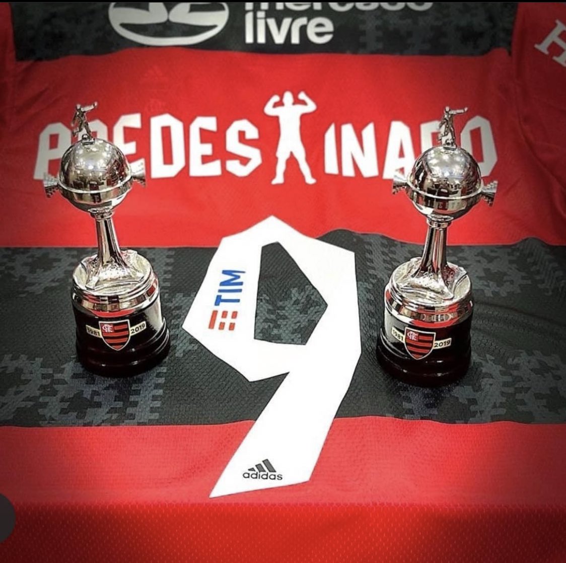 virgulados's tweet photo. Quem for Flamengo e não der rt vai ter azar infinito 🙅🏾 https://t.co/DPSPwuM1lf