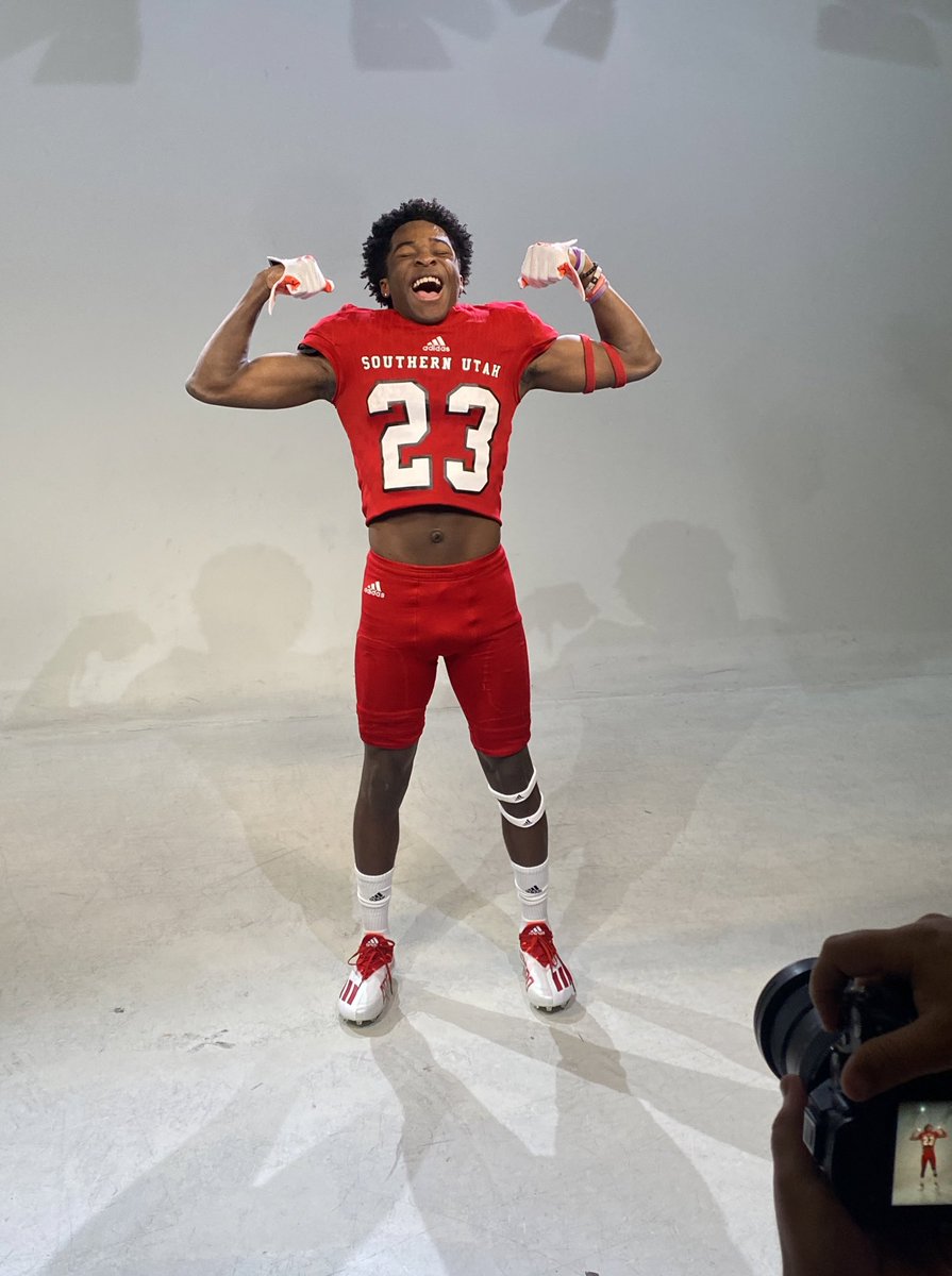 River Moore tweet media