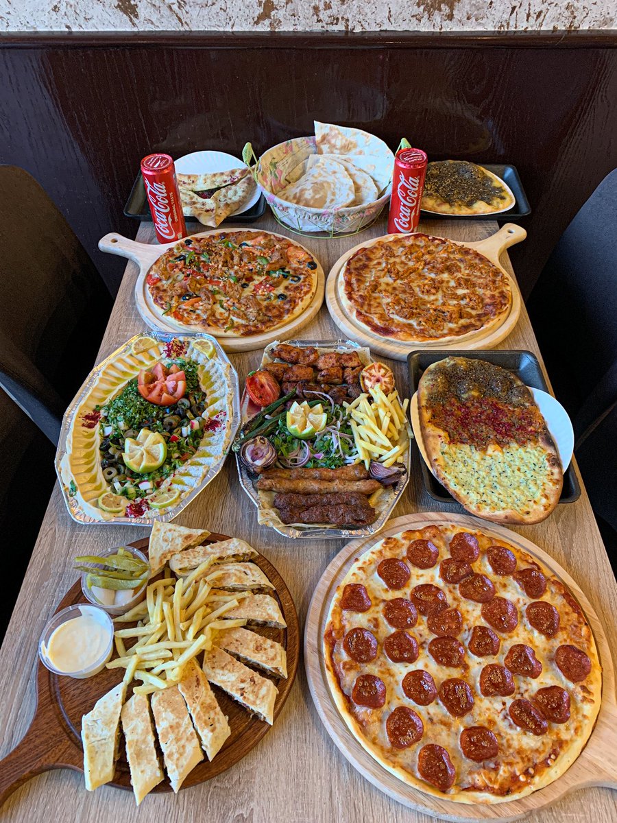 ask_riyadh1's tweet photo. وادي الفطائر والمشويات 🤩❤️
مطعم جديد بالرياض يقدم مشويات طازجة ولذيذة بالإضافة إلى فطائر وبيتزا وشاورما ومقبلات يستخدمون لحم طازج نعيمي في المشويات المكان ملموم عندهم قسم خاص بالعوائل "لايوجد موسيقى" وخصم خاص ١٠٪ حتى يوم الجمعة القادم
📍حي الروضة - شارع الأمير بندر بن عبدالعزيز https://t.co/ezT5RHpMSV