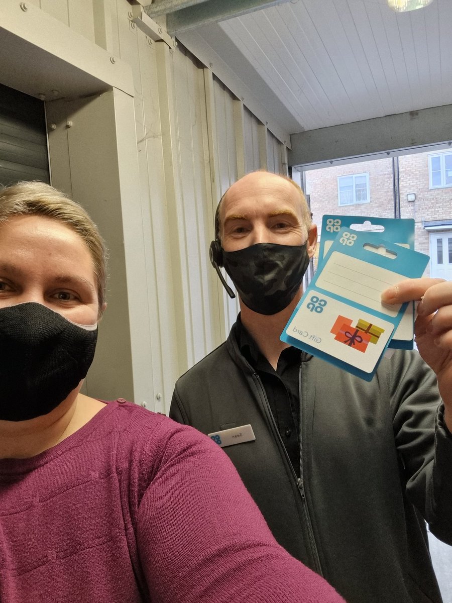 WildeLucy1's tweet photo. Great to give some R&R to Sean and the team at @coopuk #Knightsfield. Outstanding performance on all things Online and Deliveroo last year! Well done team! @paffey2 @HawVicky @FosseyChristie @C1____conway https://t.co/wflxXh1vYI
