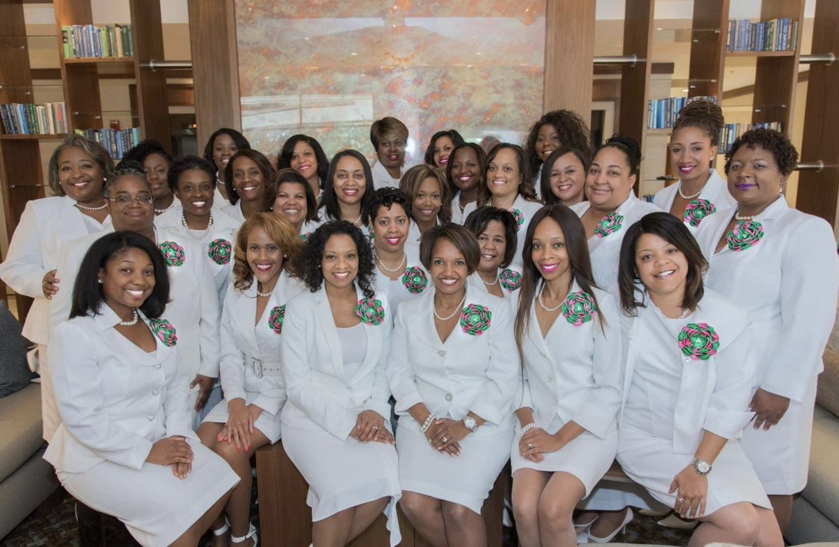 ArricaMDuBose's tweet image. I posted everywhere but Twitter yesterday but it’s never too late! Happy Founders’ Day to our amazing sisterhood, Alpha Kappa Alpha! 114 years looks amazing on us! #GLMade  #OLOCharterMember #Year22ForMe💗💚@akasorority1908