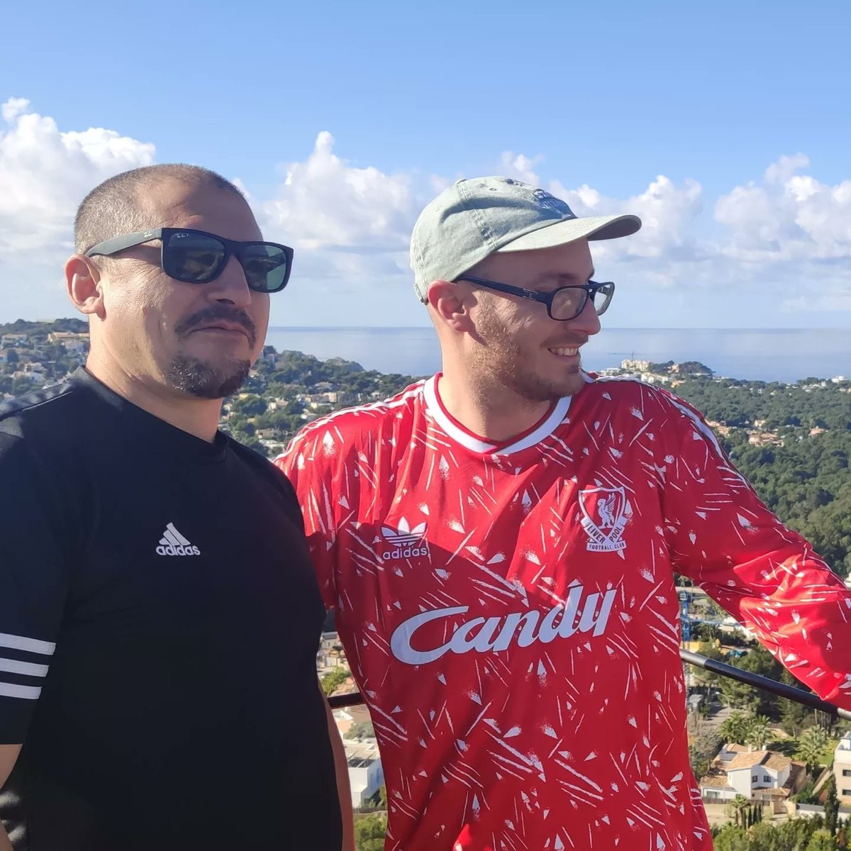 __Bonetti's tweet photo. ⛰️👣Trekking day with my Chilean buddy and friends.

🔜💿My next collab. w/ #ciscobarcelo titled 'Húmeda' will go out coming soon on #unionrecords. (@PeppeCitarella's record label)

😉Stay tuned family. https://t.co/yDiKxBoKnh