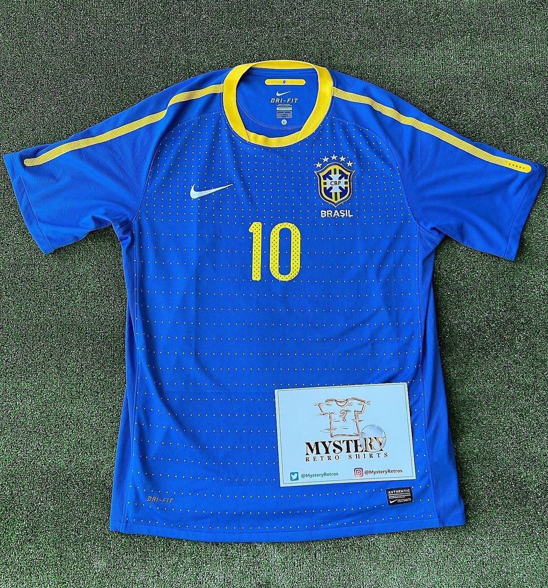 FTBLsection's tweet photo. If Wayne Rooney is named Everton’s next manager we’ll giveaway a https://t.co/cy3P4xjETi box!🎁

Retweet &amp; follow us to enter.📲 https://t.co/PcDb5s370F