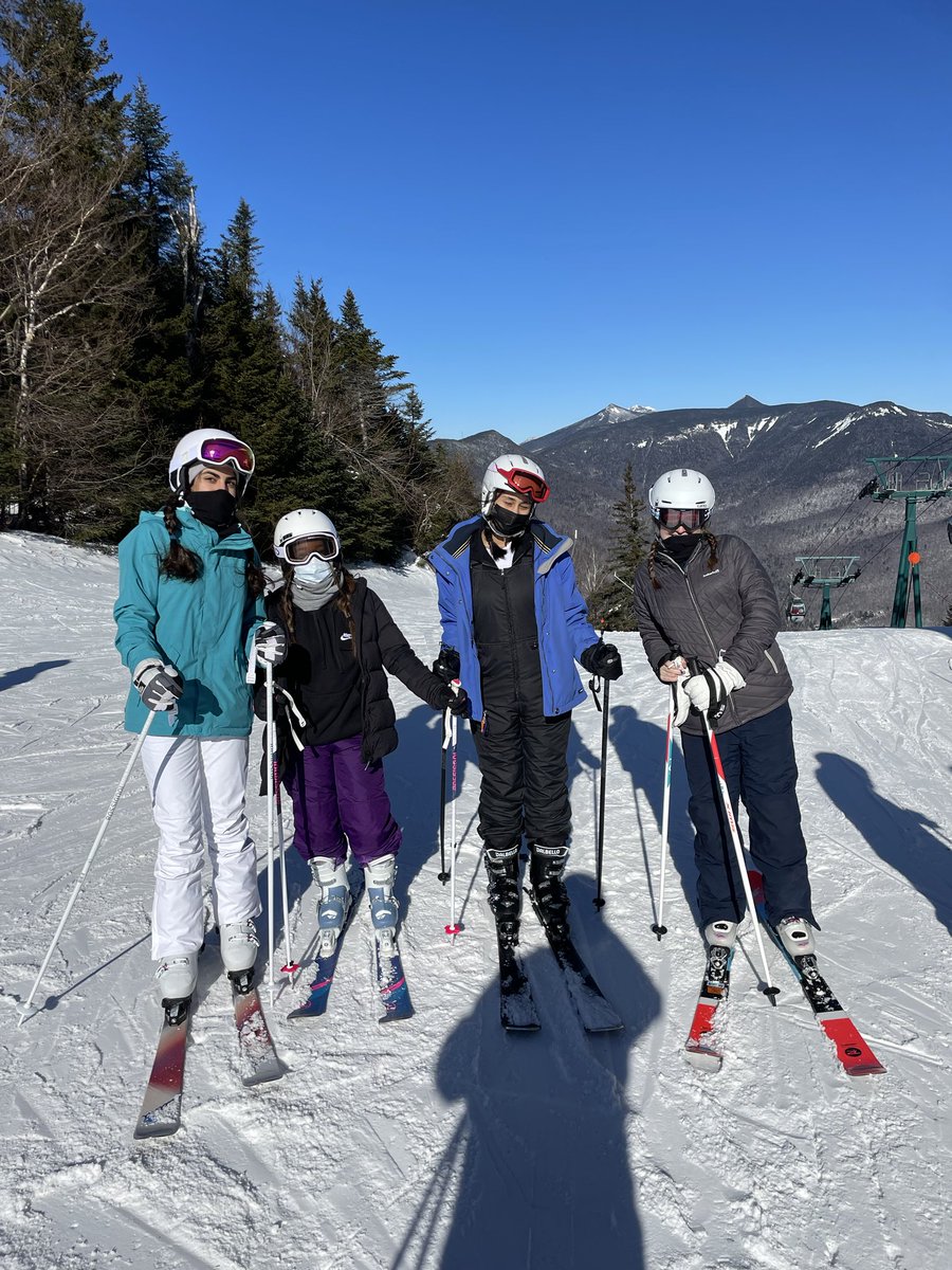 Having ourselves a day ⁦<a href="/loonmtn/">Loon Mountain Resort</a>⁩ ⛷🚠🏂