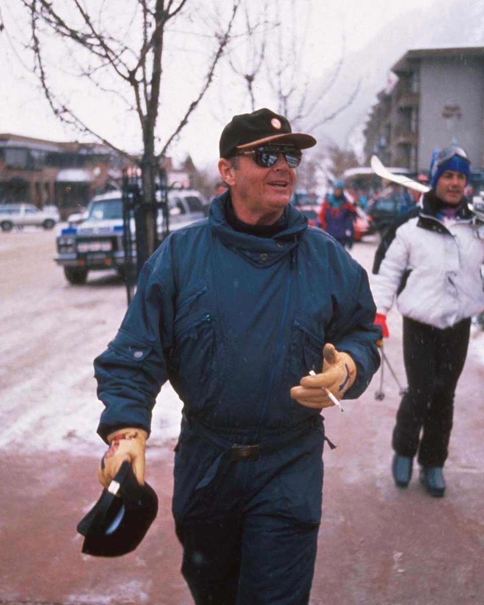Бросай курить, вставай на лыжи. Джек Николсон на горнолыжном курорте в Райтвуде, Калифорния. США. 1980-е.